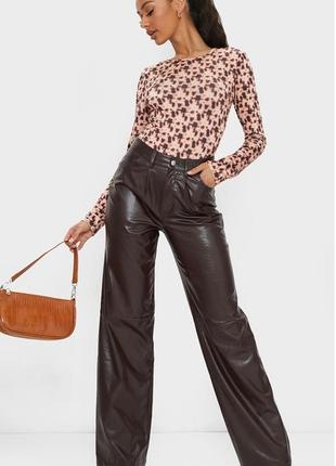 Стильное боди prettylittlething этикетка