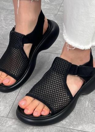 Босоножки на платформе замшевые женские черные