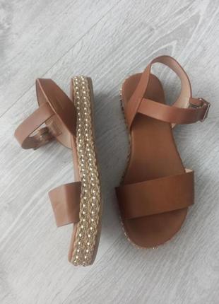 Удобные босоножки эспадрильи