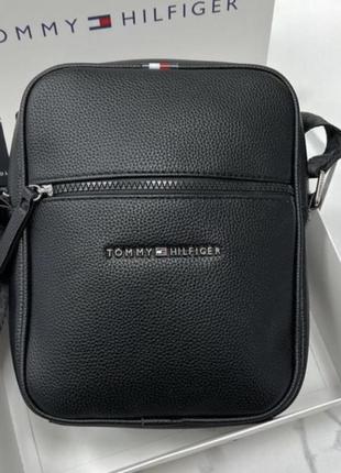 Сумка от tommy hilfiger