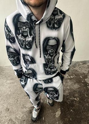 Чоловічий білий спортивний костюм з принтом