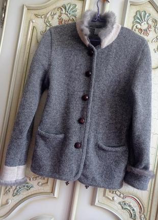 Натуральний светрик декорований натуральним норковим хутром