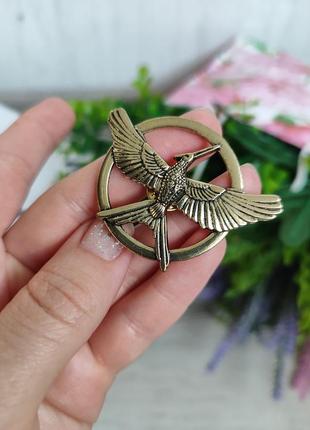 Брошь сойка бронза символизирует голодные игры пин