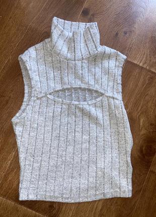 Кпоп топ в рубчик с горлом с вырезом на груди