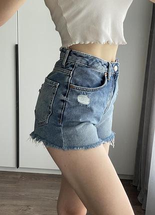 Джинсовые шорты, короткие шорты, светлые джинсовые шорты