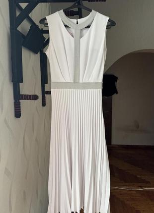 Платье праздничное нарядное