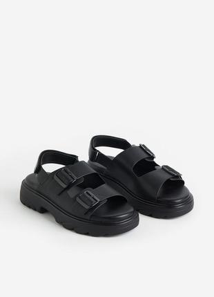 Массивные босоножки черные h&m женские фирменные массивная подошва трендовые актуальные