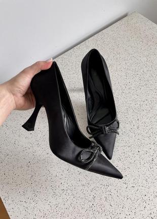 Атласные тканевые туфли лодочки с бантом бантиком zara