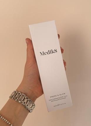 Press&glow medik8