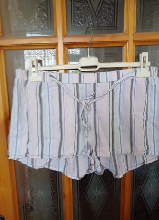 Шорты.