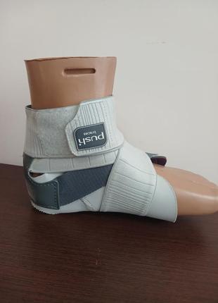 Полужесткий бандаж на левый голеностопный сустав push med ankle brace