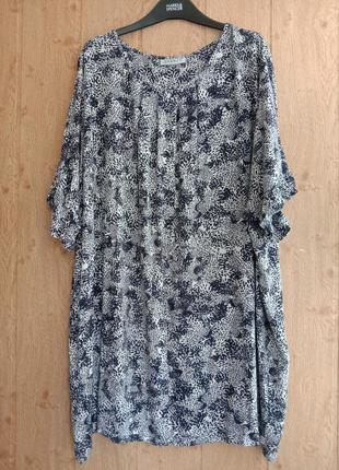 Платье- туника из вискозы большого размера.