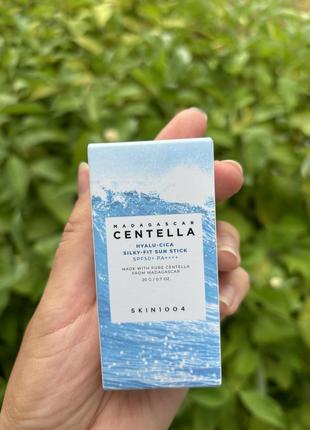 Солнцезащитный сток skin1004 madagascar centella hyalu-cica silky-fit sun stick spf 50+ pa++++