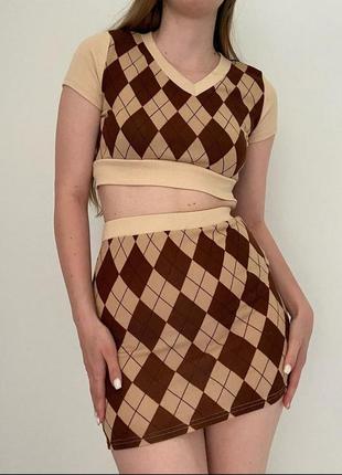 Shein костюм топ и юбка в ромб коричневый телесный бежевый