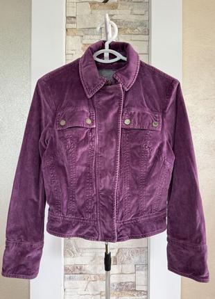 Оксамитова куртка hugo boss.