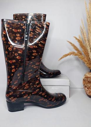 Резиновые сапожки