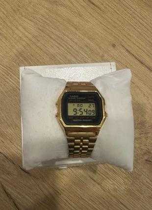 Годинник casio
