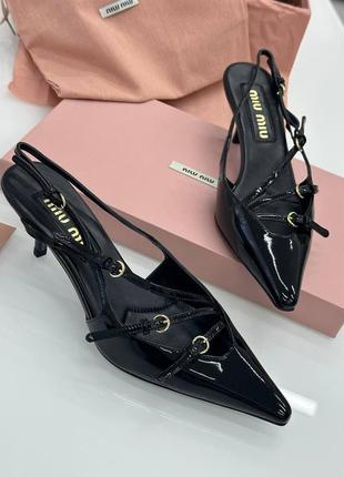 Босоніжки на каблуку в стилі miu miu