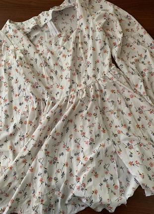 Сукня з розрізом