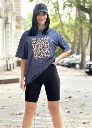 Літній жіночий костюм