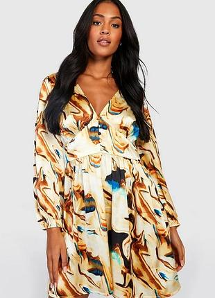 Стильное сатиновое бежевое короткое платье с v-вырезом, длинный рукав, анамалистический принт boohoo (размер 12)