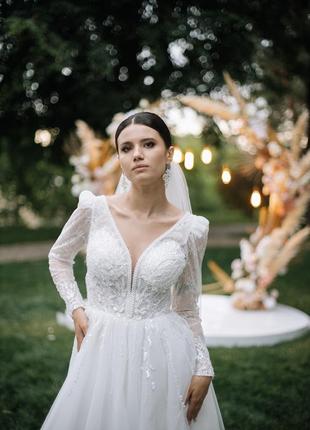 Продам весільну сукню