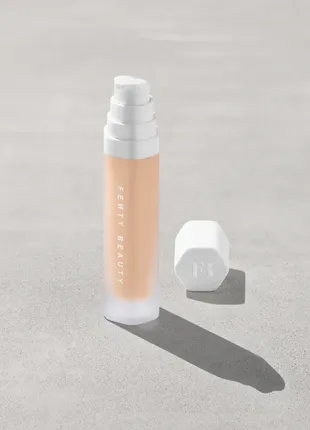 Тональний крем fenty beauty soft'lit naturally luminous longwear foundation