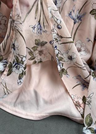 Бежева сукня в квітковий принт з вільною спідницею на тонких бретелях10 фото