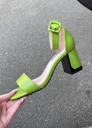 Босоніжки 🌿 каблук сланці сандалі сабо класика босоніжки