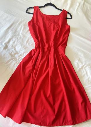 Сукня червона елегантна