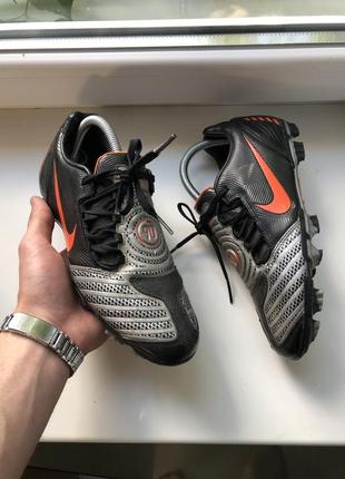 Вінтажні футбольні бутси nike total 90 shoot ii fg soccer boots cleats 318887-081 2008 року