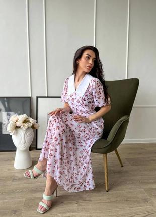 Популярное шифоновое цветочное платье с воротничком в 42-44 и 44-46 рр