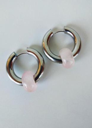 Серьги -  кольца с натуральным камнем розовый кварц