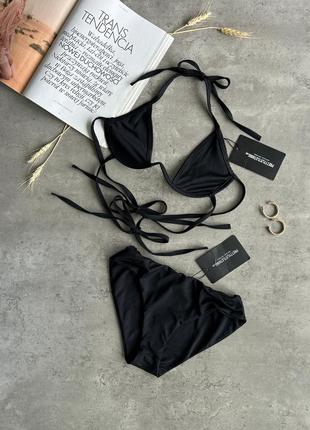 Черный купальник с бюстиком на монокосточке от prettylittlething, раздельный купальник