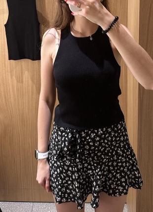 Спідниця шорти zara чорна віскоза у принт