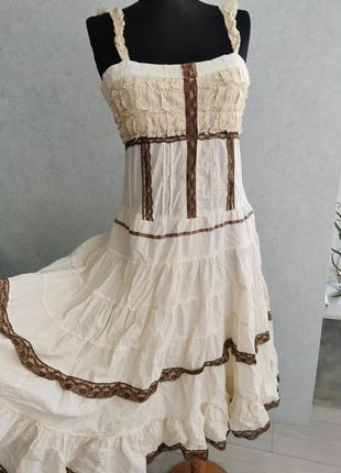 Красивое женское летнее платье с кружевом на подкладке