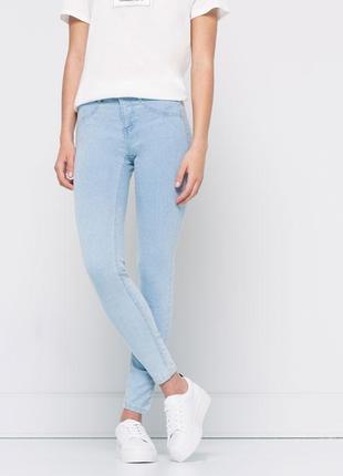 Красиві зручні джинси denim co