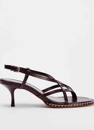 Кожаные босоножки zara 35-422 фото