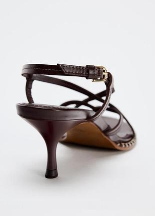 Кожаные босоножки zara 35-426 фото