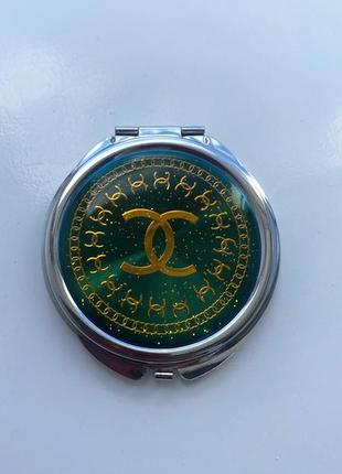 Красиве дзеркало