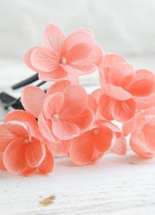Шпильки для волосся з рожевими квітами, ягодами і зеленими листям
