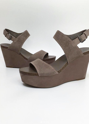 Знижка шкіряні босоніжки vince camuto 39