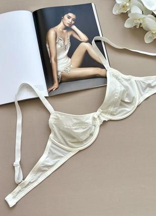 Чрезвычайно нежный молочного цвета бюстгальтер well