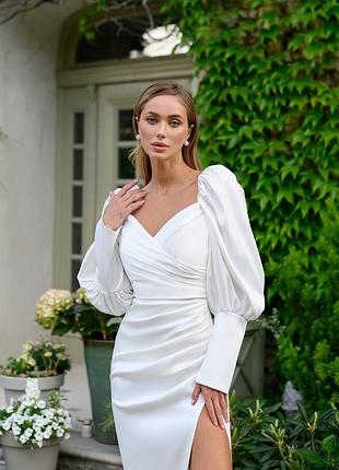 Шикарное невероятное атласное платье