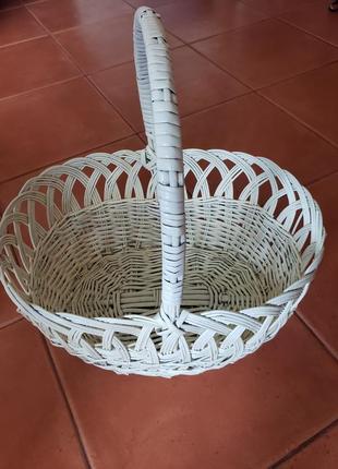 Корзина новая из лозы3 фото