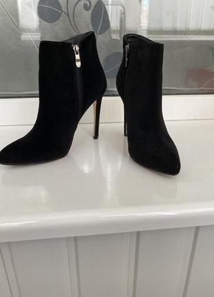 Черные боты