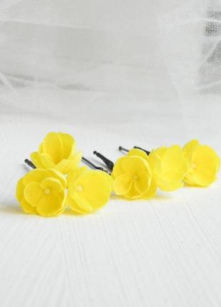 Шпильки с маленькими жовтими квітами весільні шпильки
