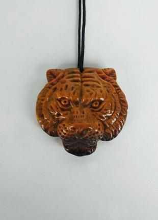 Кулон " тигр " из натурального камня  тигровый глаз на шнурке
