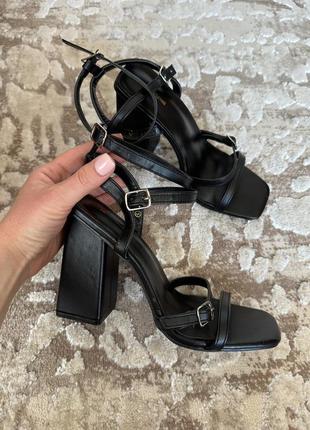 Новые босоножки prettylittlething4 фото