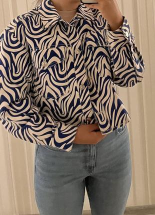 Жіноча куртка